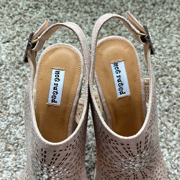 Not rated wedges size 7.5 size great condition never worn - Picture 6 of 12